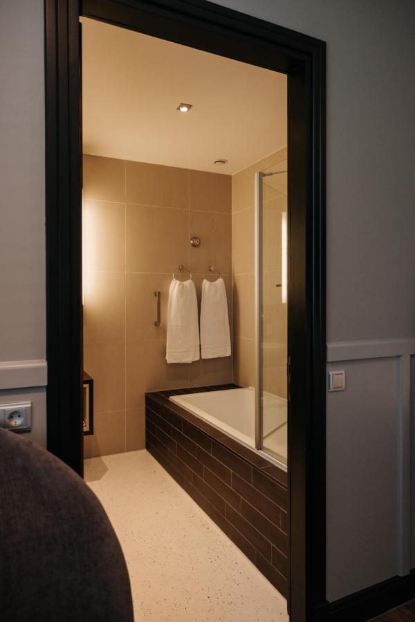 Hotel & Spa Savarin - Rijswijk, Den Haag Bagian luar foto