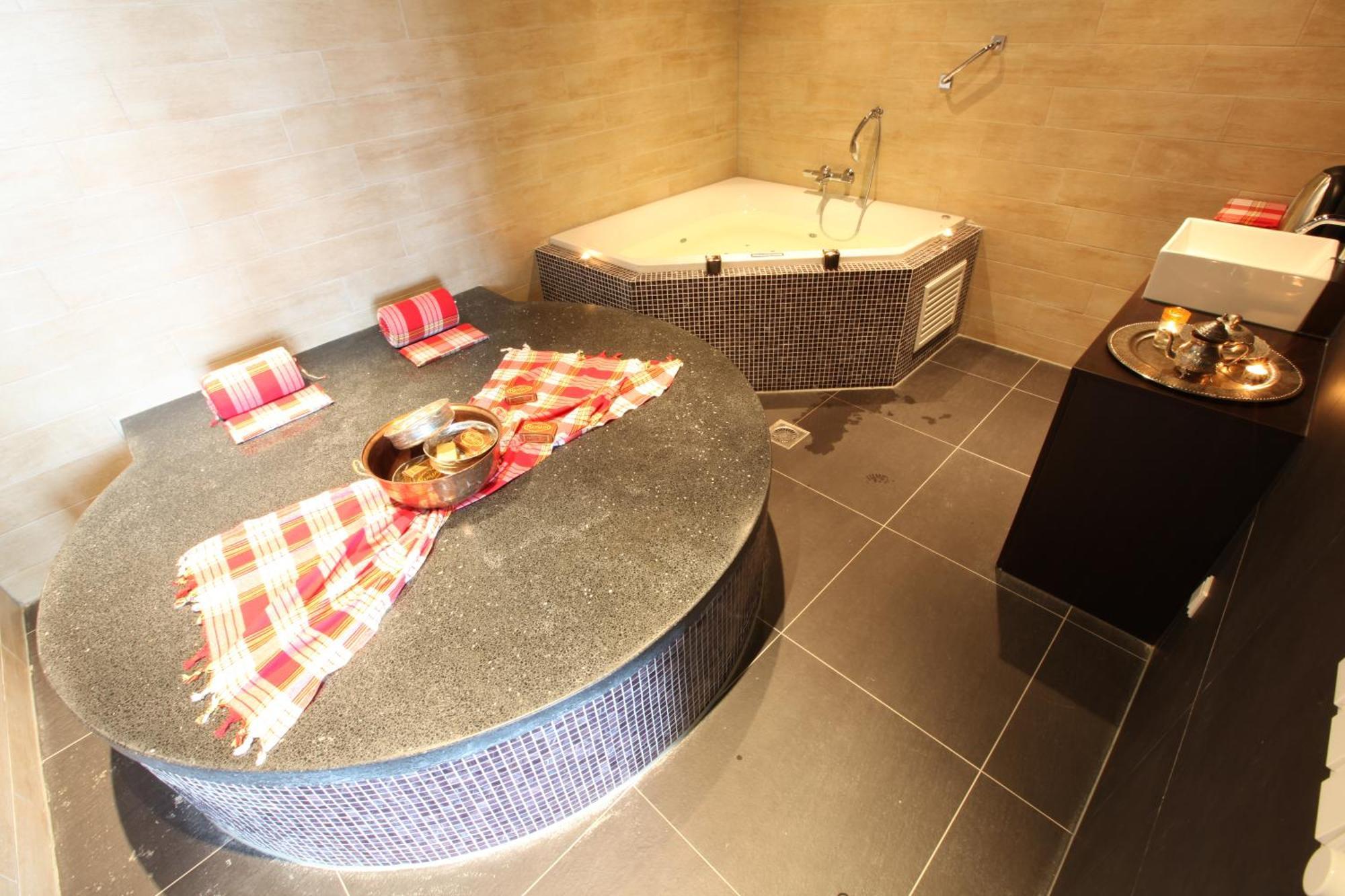 Hotel & Spa Savarin - Rijswijk, Den Haag Bagian luar foto
