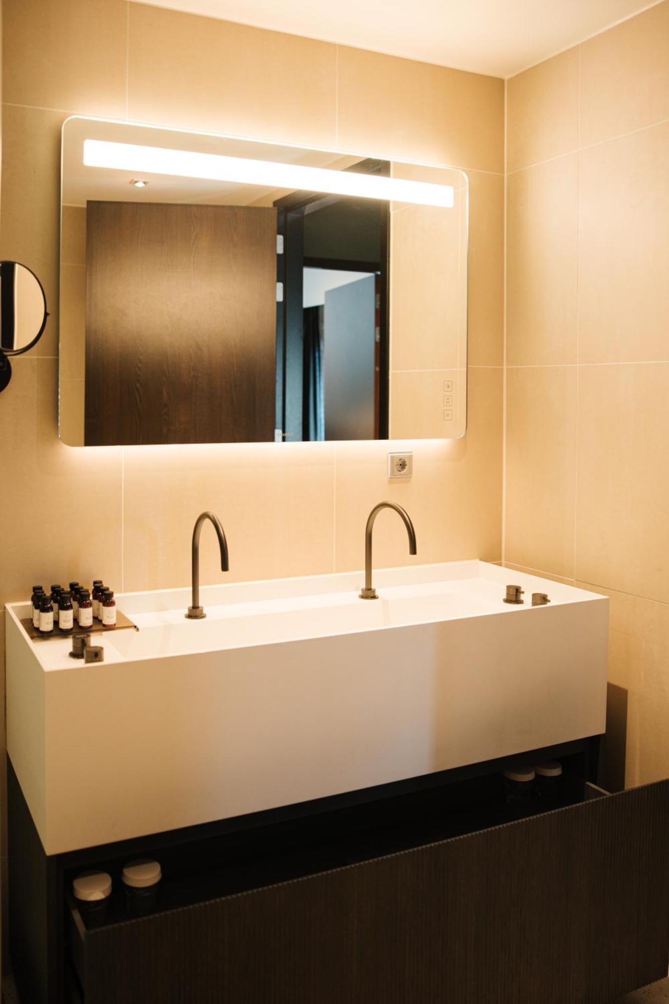 Hotel & Spa Savarin - Rijswijk, Den Haag Bagian luar foto